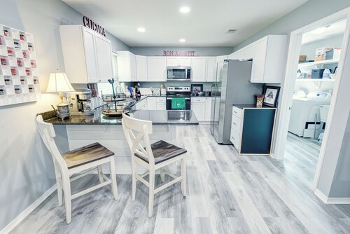 A Quiet 4 Bedroom Fairhope Home, 1 Acre,  Family Friendly & Downtown in Minutes 