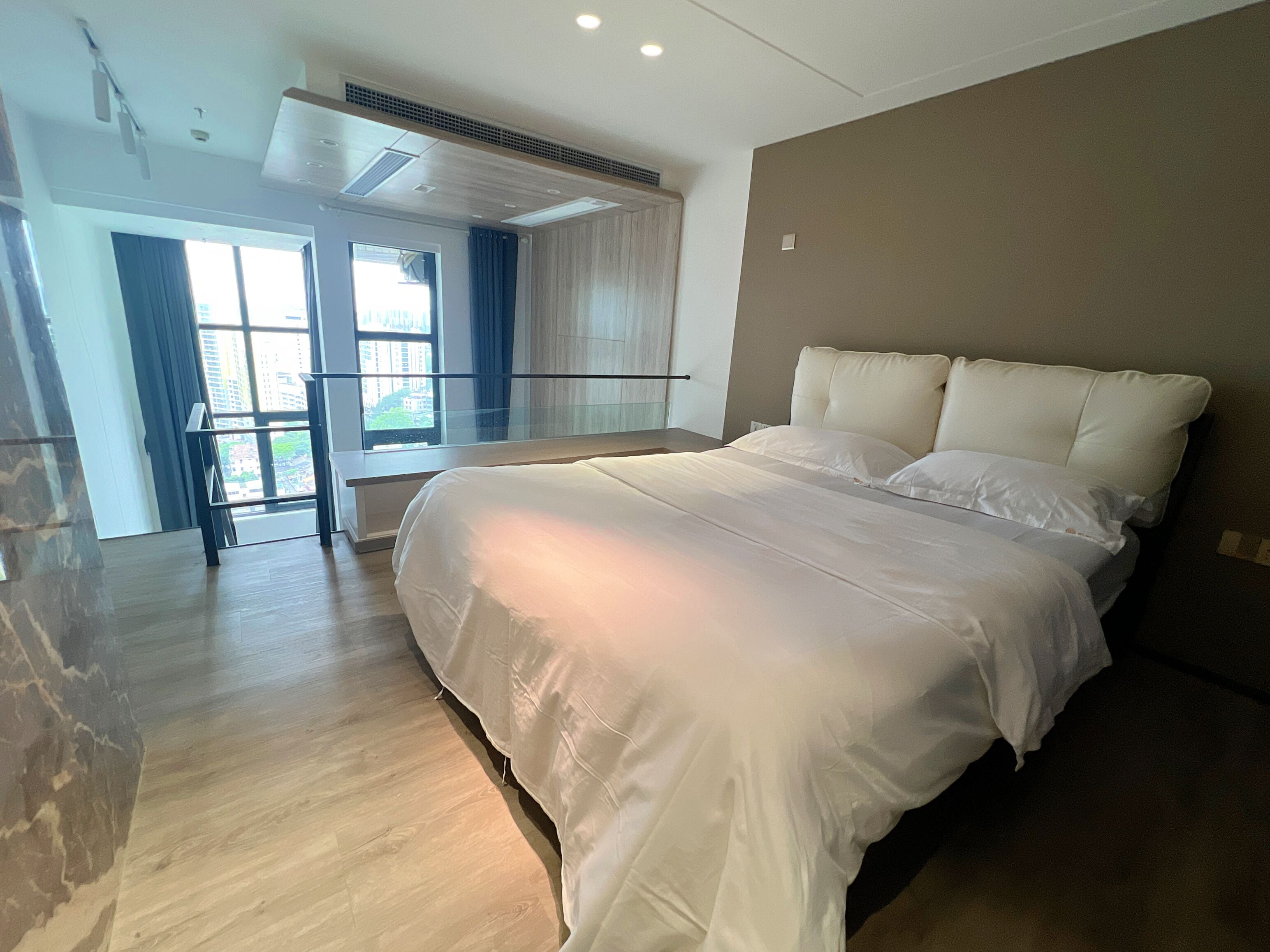 商務樓中樓客房 | 獨  特設計、書桌、手提電腦工作空間、免費 Wi-Fi