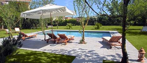 8 bedrooms, Internet