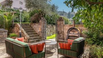 Villa | 6 bedrooms, Internet