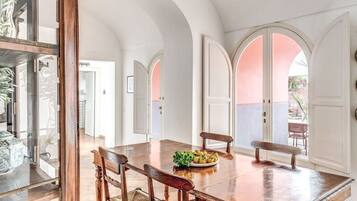 Villa | 6 bedrooms, Internet