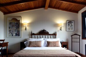 1 soveværelse, skrivebord, strygejern/strygebræt, weekendseng