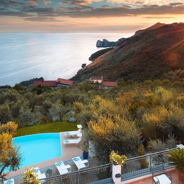 別墅 | 5 間睡房、互聯網