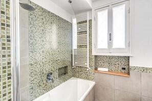 Villa | 6 Schlafzimmer, Bügeleisen/Bügelbrett, Internetzugang