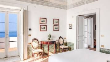 Villa | 5 bedrooms, iron/ironing board, Internet