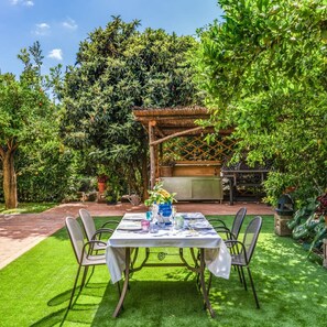 3 bedrooms, iron/ironing board, Internet - Romantic Garden in Sorrento (Sorrento)