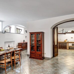 Villa | 4 dormitorios, tabla de planchar con plancha, Internet
