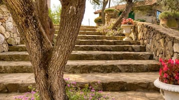 Villa | 9 bedrooms, iron/ironing board, Internet