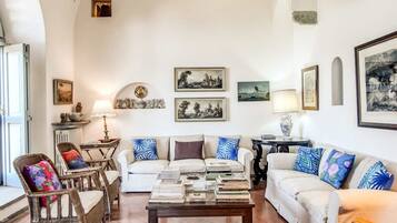 Villa | 6 bedrooms, iron/ironing board, Internet