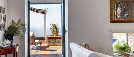 4 bedrooms, iron/ironing board, Internet