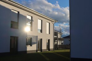 Exterior - Familienfreundliche Ferienwohnung in Ufernähe zum Goitzschesee (Muldestausee)