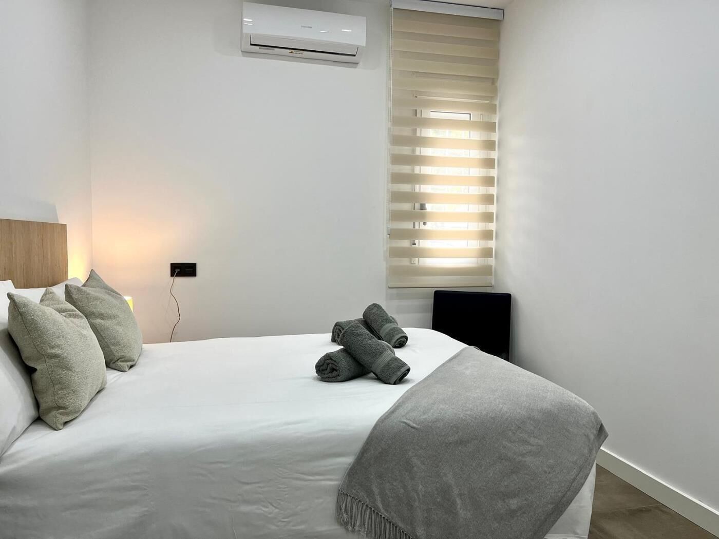 2 bedrooms, iron/ironing board, Internet, bed sheets