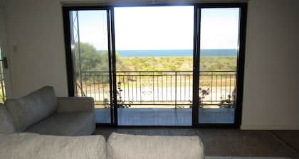 Memories by the Sea - Esplanade position!