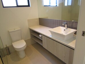 Douche, serviettes fournies