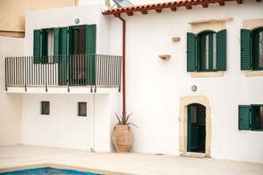 บ้านพัก, สูบบุหรี่ได้ | 2 ห้องนอน, ห้องเก็บเสียง