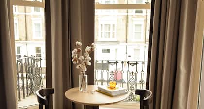 Bob W London Holland Park