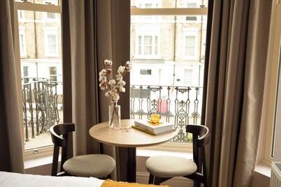 Bob W London Holland Park