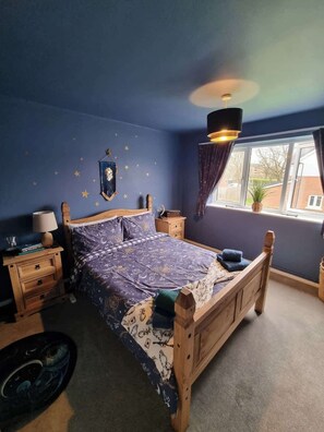 2 bedrooms, iron/ironing board, WiFi, bed sheets - Apartment 9 3/4. 10 min walk to Harry Potter (Hertfordshire)