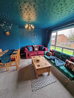 Smart TV, fireplace, DVD player, offices