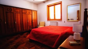 4 bedrooms, free WiFi, bed sheets - Vacation home with dog boarding (Messina)