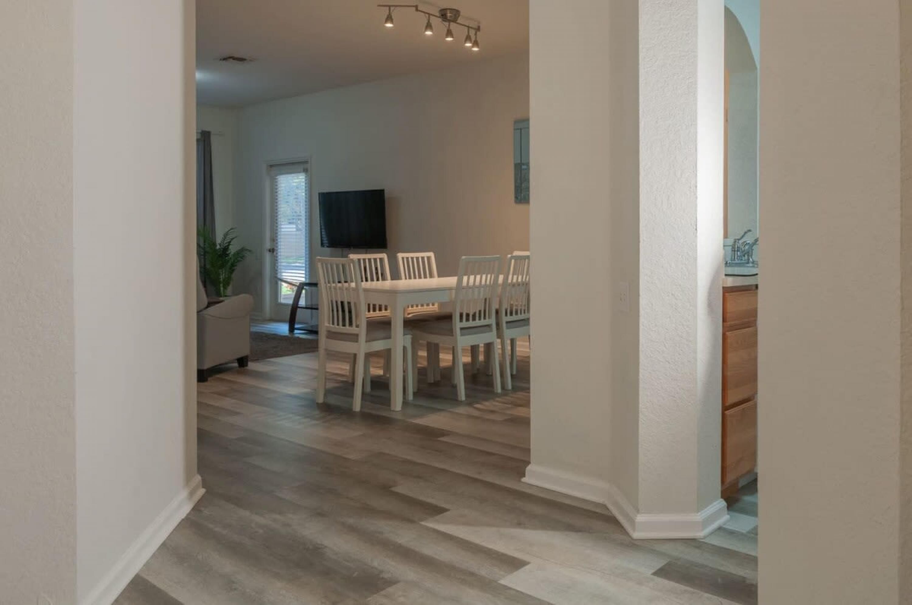 3 bedrooms, Internet