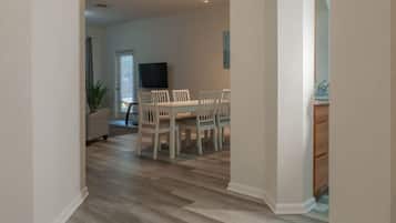 3 bedrooms, Internet