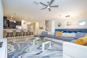 House | 8 bedrooms, iron/ironing board, Internet - 1400 Stunning 8BD With Amazing Game Room (Davenport)