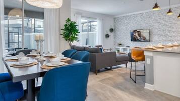 Apartment | 4 bedrooms, iron/ironing board, Internet