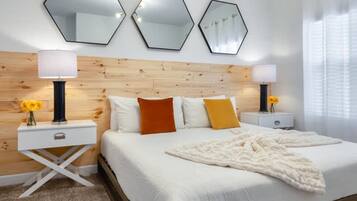 4 bedrooms, iron/ironing board, Internet