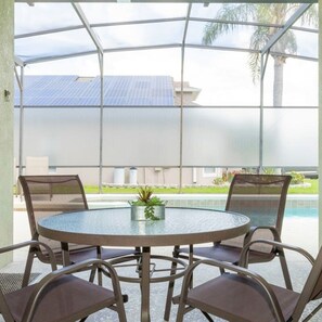 House | 4 bedrooms, iron/ironing board, Internet