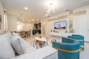 House - 3961 Luxury 7BD Home (Davenport)