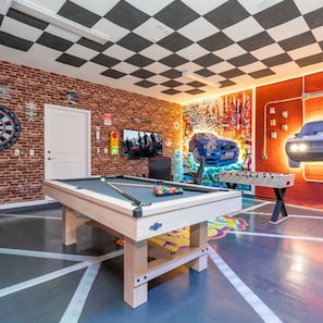 House | 7 bedrooms, iron/ironing board, Internet
