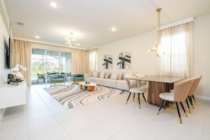 House | 7 bedrooms, iron/ironing board, Internet