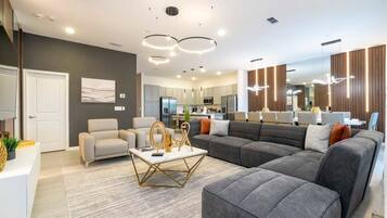 House | 12 bedrooms, iron/ironing board, Internet