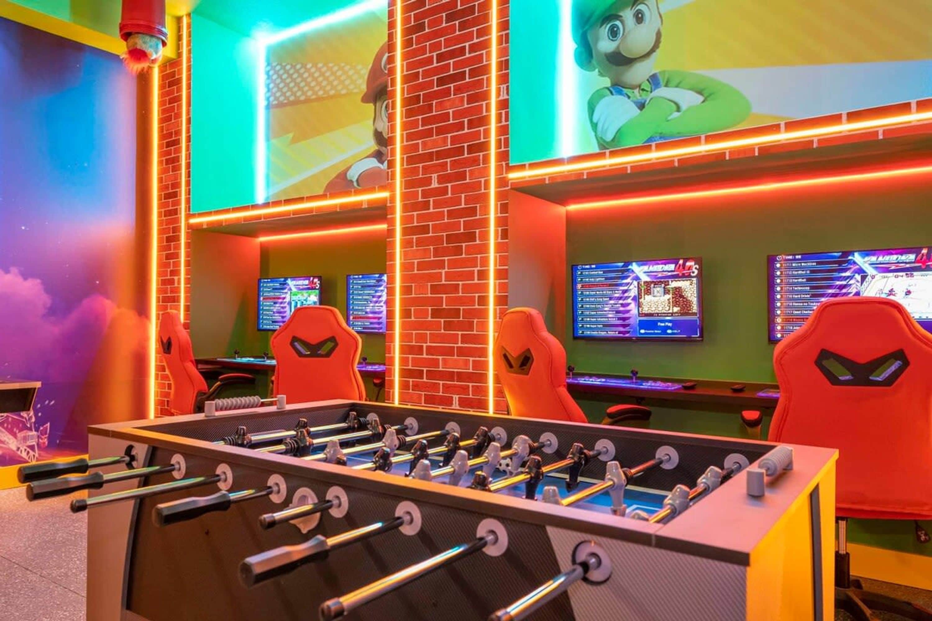 House | 12 bedrooms, iron/ironing board, Internet