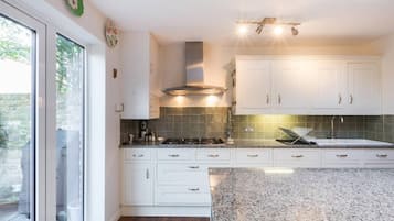 4 bedrooms, Internet