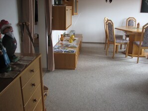 Dining - Gemütliche 2- Zimmerwohnung im Herzen des Hochschwarzwaldes. Haustierfreundlich (Grafenhausen)