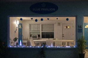 Apartment | 4 bedrooms - 3 Apartments Steps to Beach Free Breakfast (West Bay)