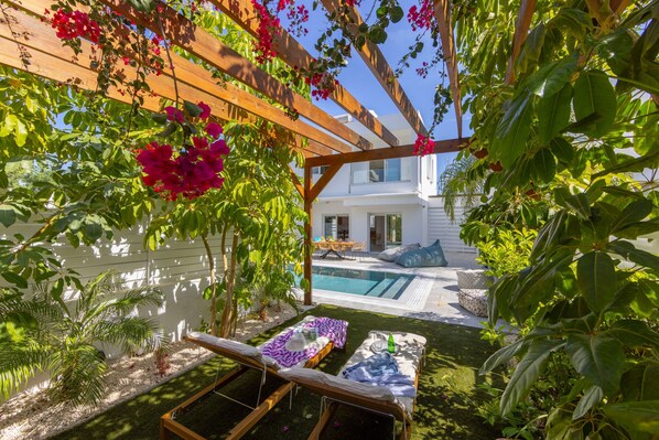 Pool - Protaras Narcissos Seaside Villa 3 (Paralimni)