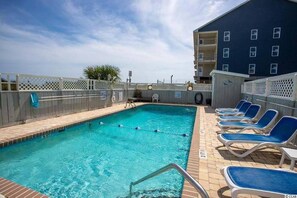 House | 2 bedrooms - Beachy Condo Right on Oceanfront (North Myrtle Beach)