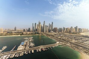 Aerial view - Maison Privee - Exclusive Apt w/ Unmatched Dubai Marina Vistas (Dubai)