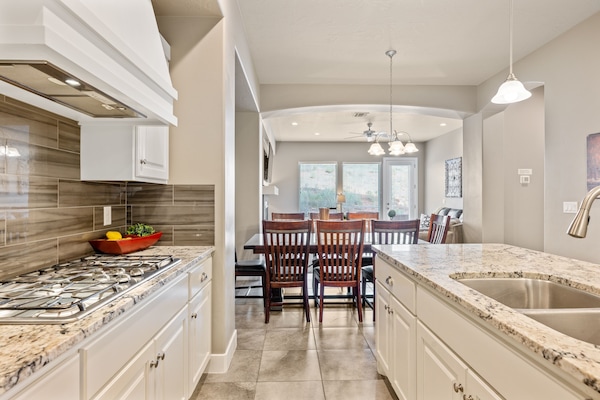 Casa de ciudad, 4 habitaciones | Cocina privada | Refrigerador, horno, cafetera y tetera y tostadora