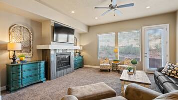 Resortwoning, 4 slaapkamers | Woonruimte | Smart-tv en een dvd-speler