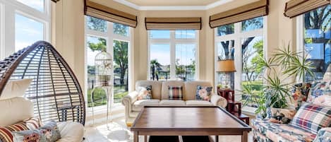 Smart TV, fireplace, video games, offices