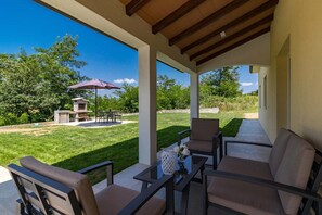 Outdoor dining - Villa Zorica in Pazin (Pazin)