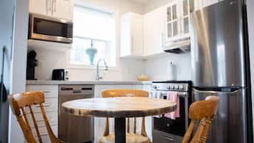 Rumah | 2 kamar tidur dan internet