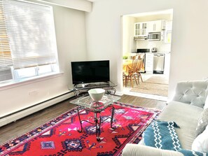 2 bedrooms - Elegant Brand New Apartment in Central Burlington (Burlington)