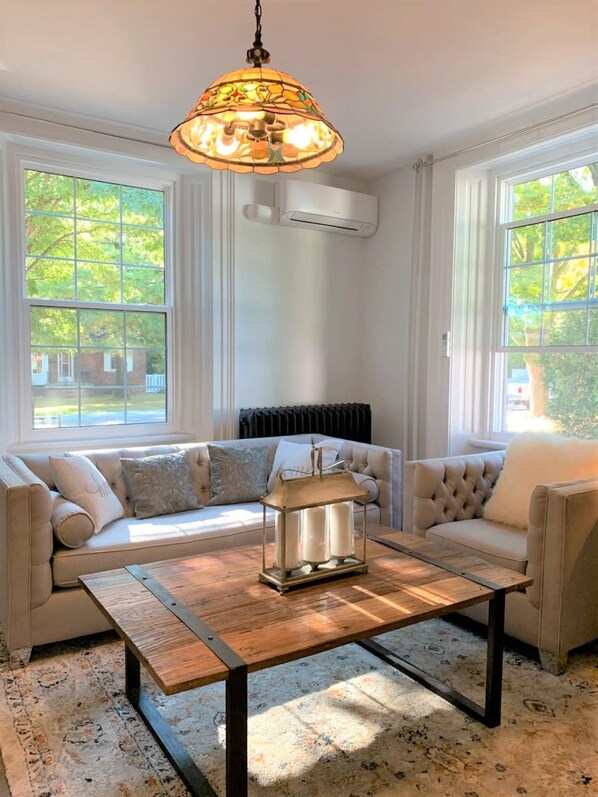 Apartment | 1 bedroom, Internet - Modern Apt Neardowntown Ideal for Long Stays - U2 (Burlington)