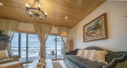 Luxury Lakefront Cottage - The Shining Star