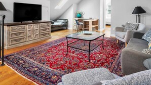 Apartment | 2 bedrooms, Internet - Private 2bdrm Unit With Ensuite Laundry - U5A (Burlington)